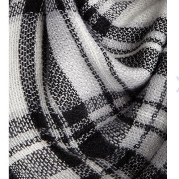 ModCloth Scarf Plaid Blanket Black & White large long - Picture 7 of 7
